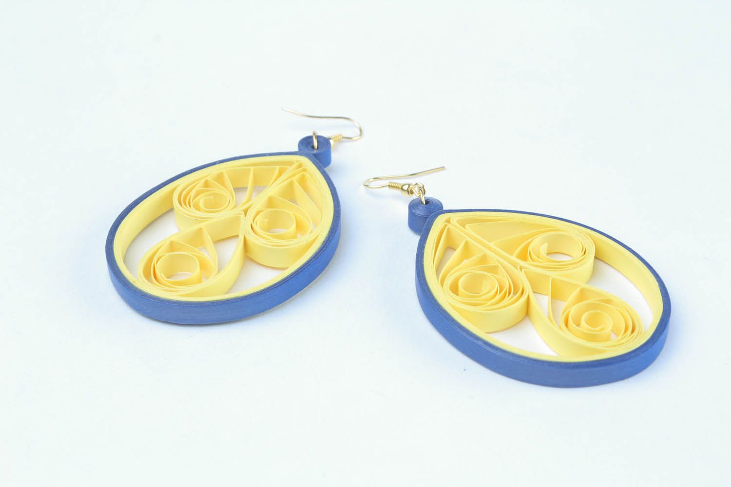 Large paper earrings photo 4