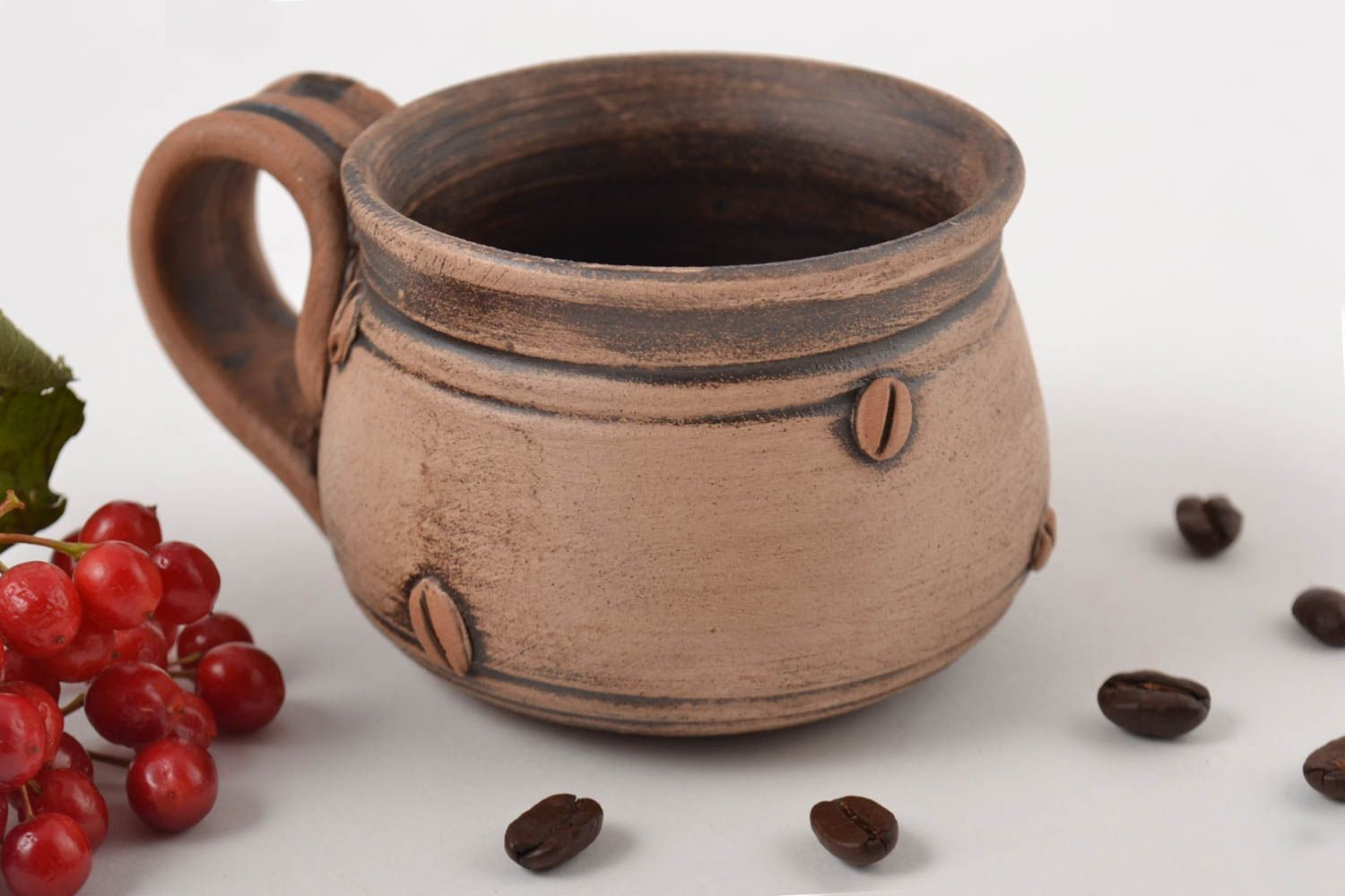 3,3 oz coffee clay cup with coffee beans' ornament and wide handle photo 1