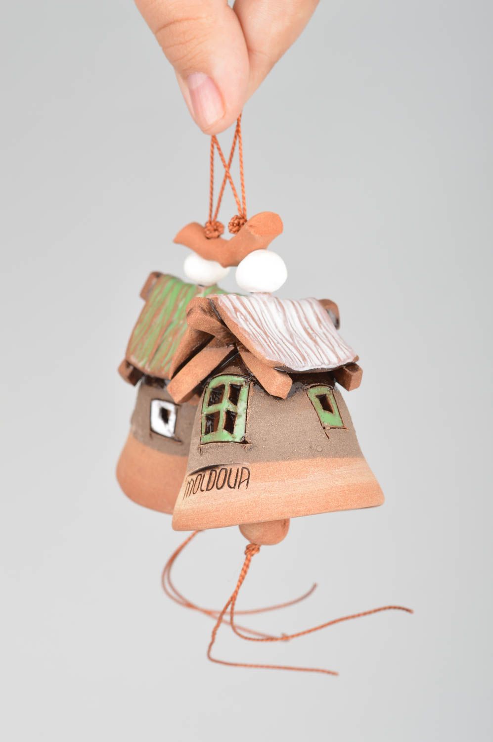 Dekorative Glöckchen aus Ton Set 2 Stück mit Glasur bemalt handmade Häuser  foto 3