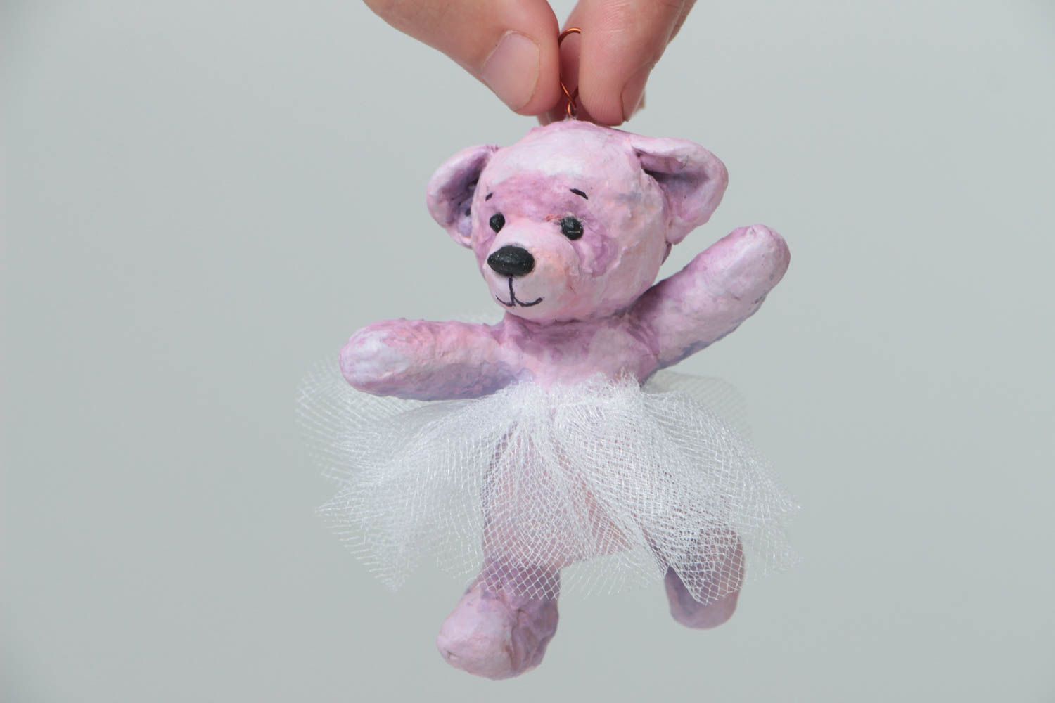 Расписная интерьерная подвеска из папье-маше в виде мишки розовой ручной работы фото 5
