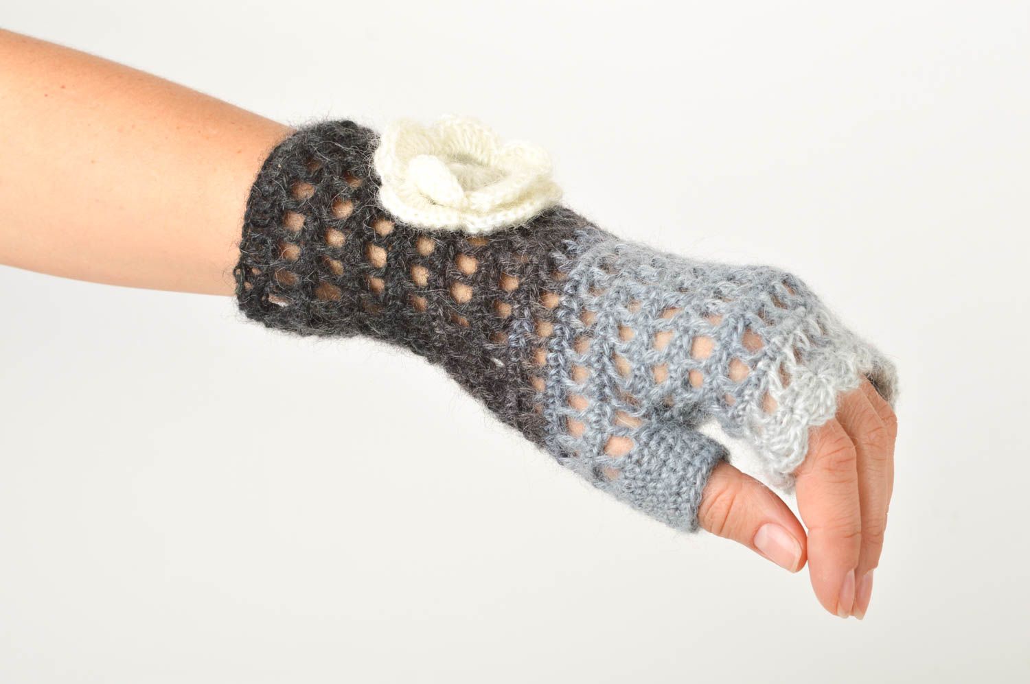 Mitaines tricot faites main Mitaines laine au crochet chaudes Vêtement femme photo 3