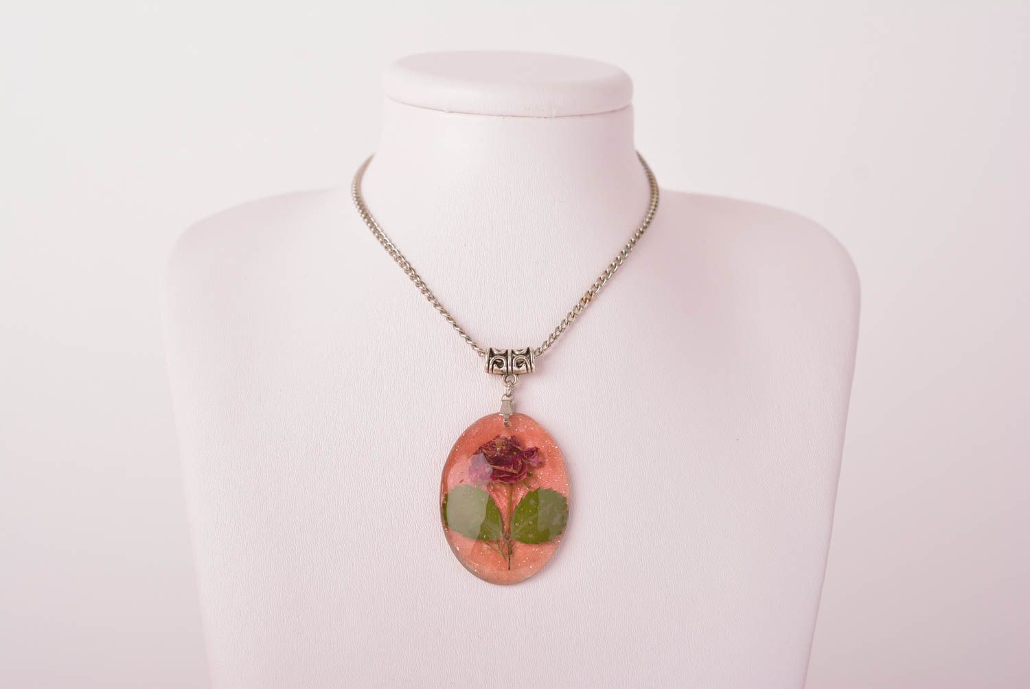 Stylish handmade flower pendant epoxy neck pendant beautiful jewellery photo 3