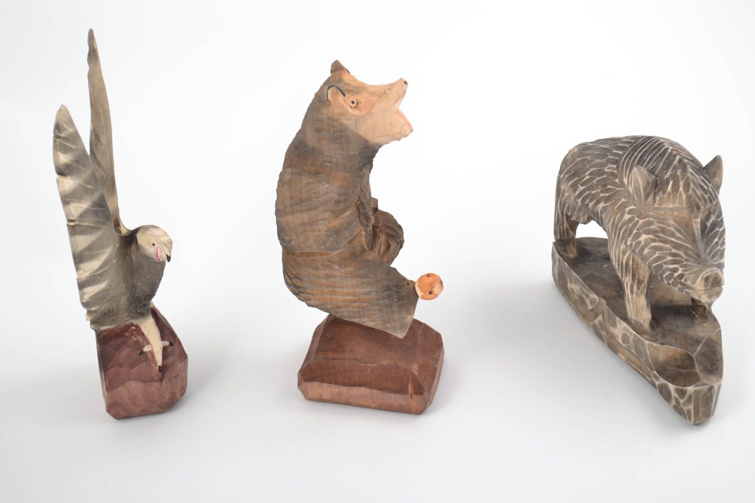 Набор статуэток медведя кабана и орла из дерева 3 штуки ручной работы для декора фото 4