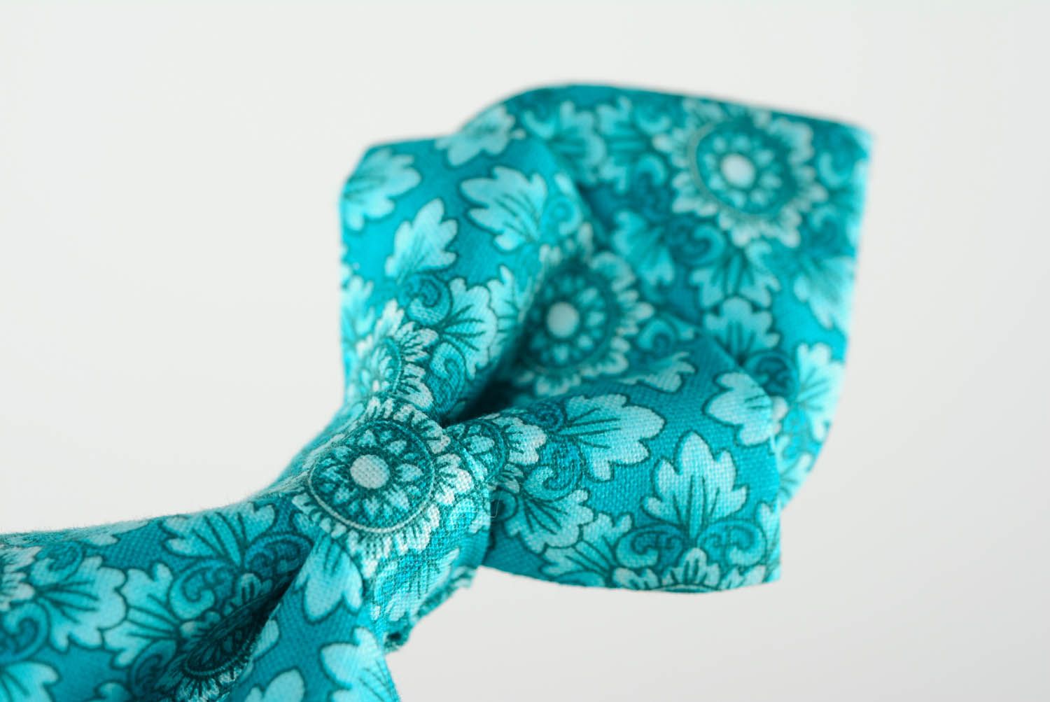 Gravata borboleta artesanal de corquamarine feita de algodão foto 4