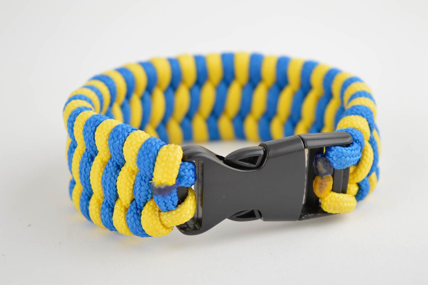 Breites grelles Paracord Armband handmade Accessoire für Männer Survival Armband foto 1