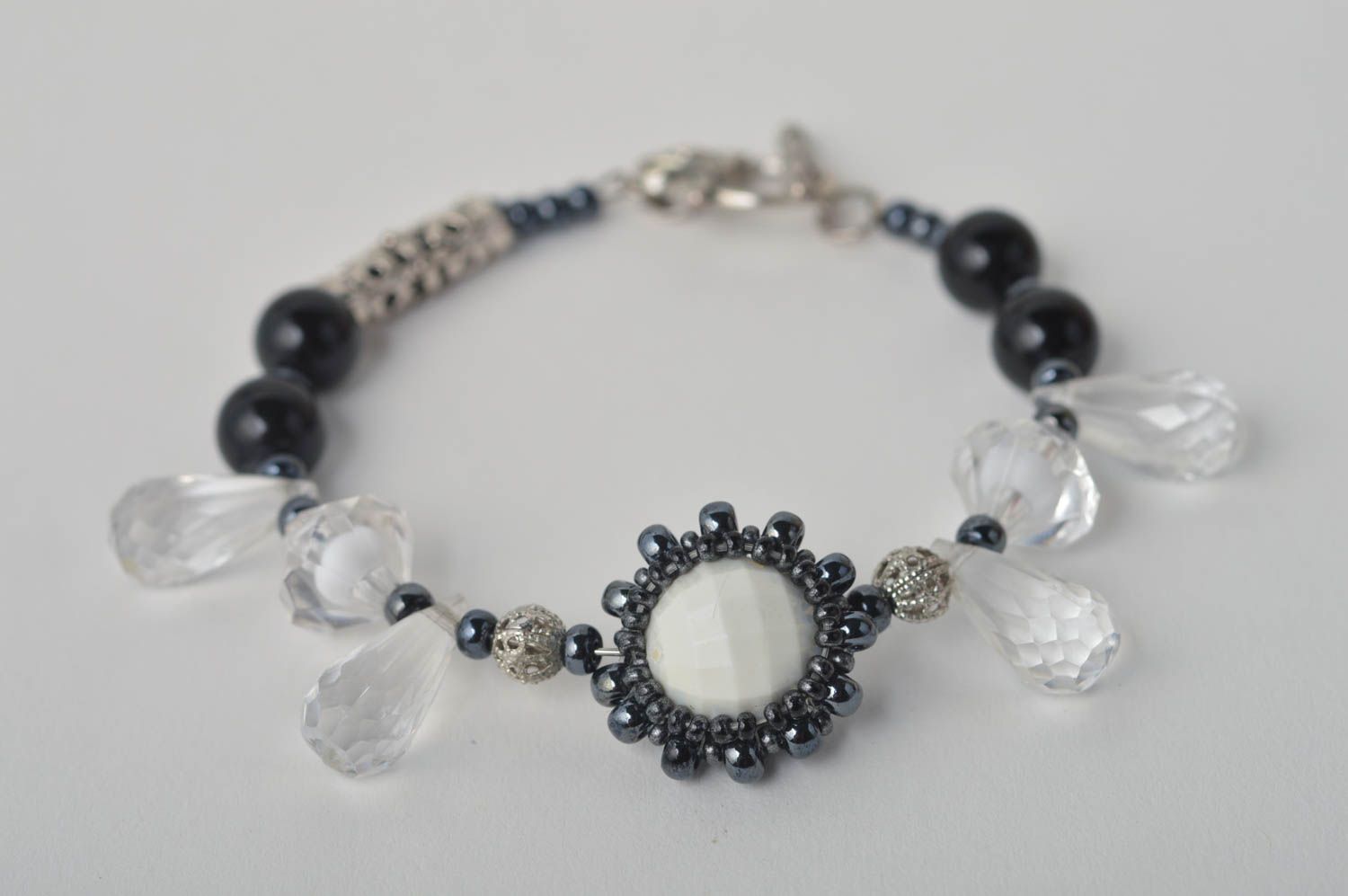 Black and transparent beads tennis bracelet for a young girls photo 3