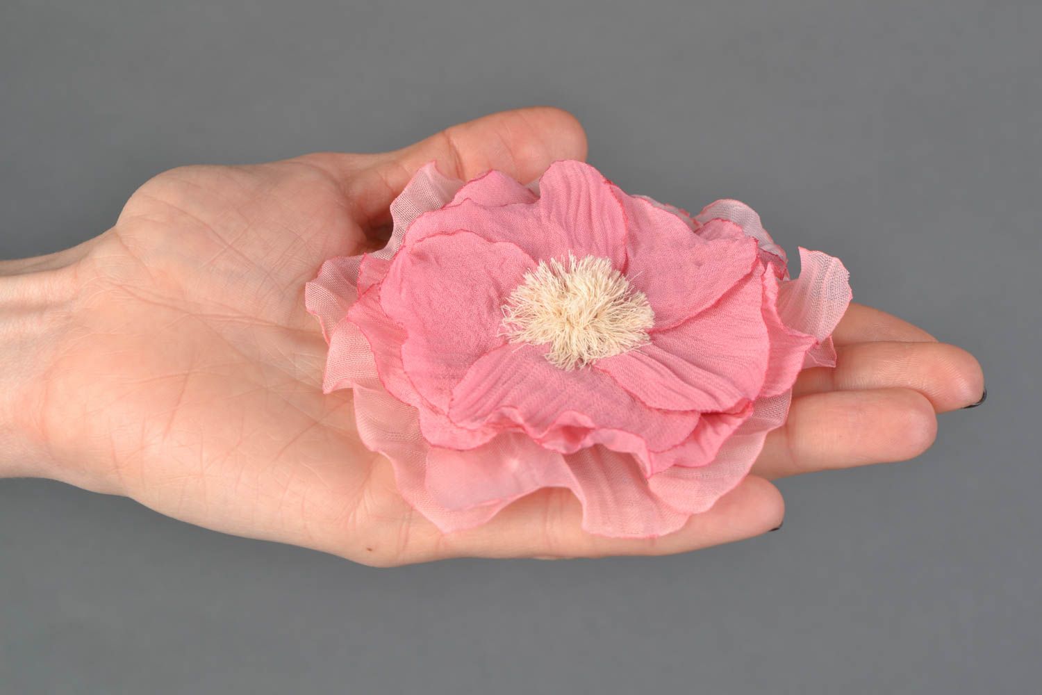 Broche fleur rose pastel en mousseline de soie originale faite main pour femme photo 2