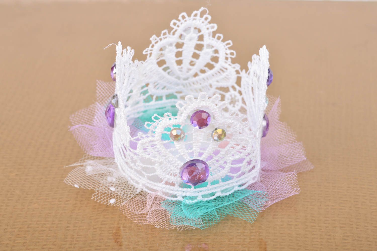 Handmade decorative white lace crown hair clip with rhinestones for babies photo 2