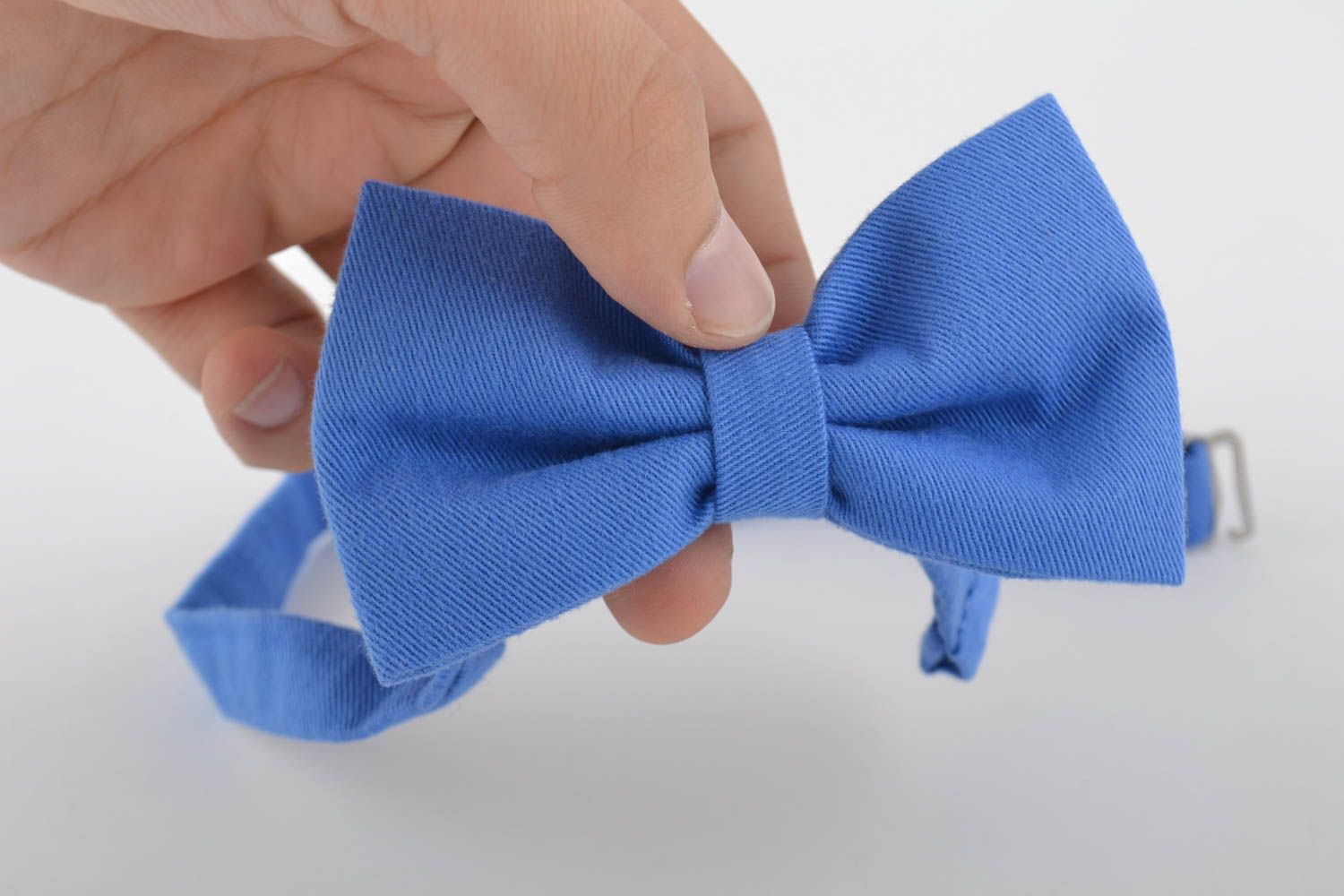 Beautiful bright handmade designer fabric bow tie of blue color photo 5