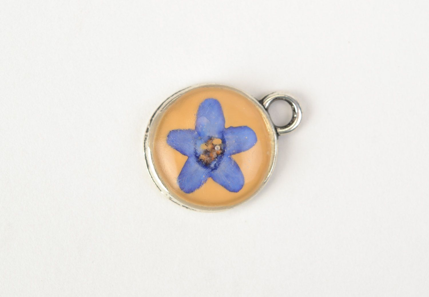 Handmade tiny round pendant with flower coated with epoxy resin without chain photo 5