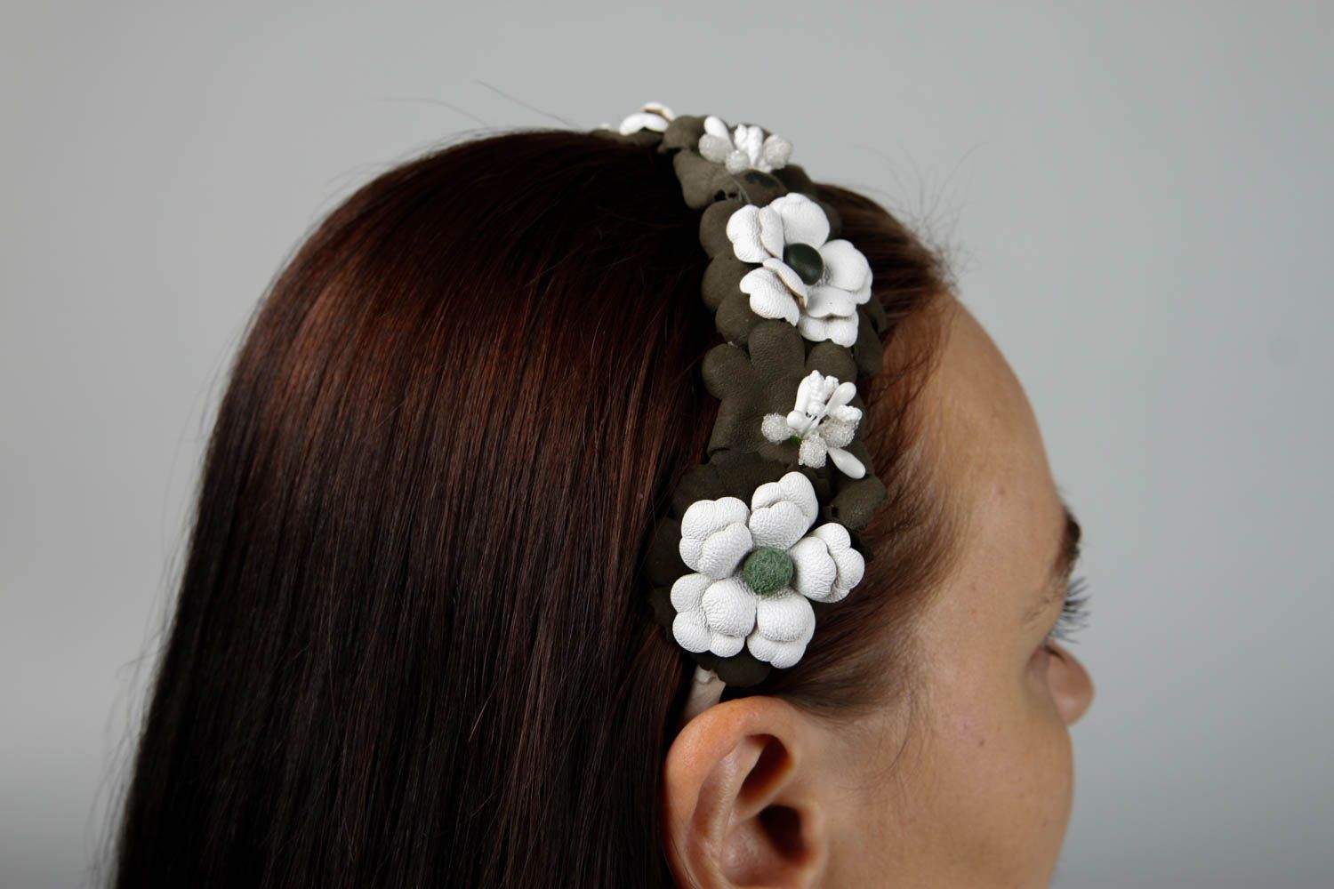 Serre-tête fleurs Accessoire cheveux fait main cuir naturel Cadeau original photo 2