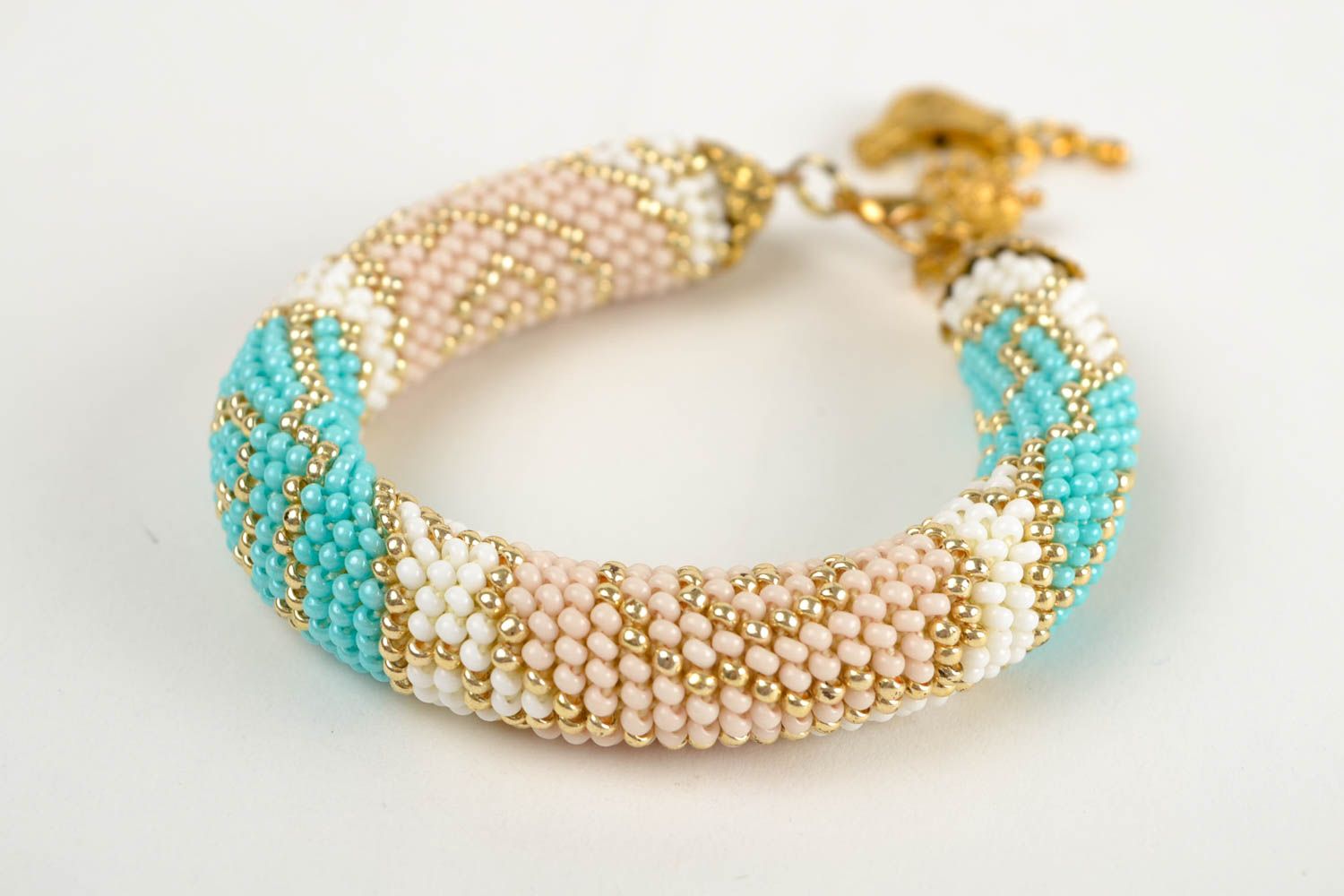 Bracelet perles rocaille fait main Bijoux design Accessoire pour jeune fille photo 3