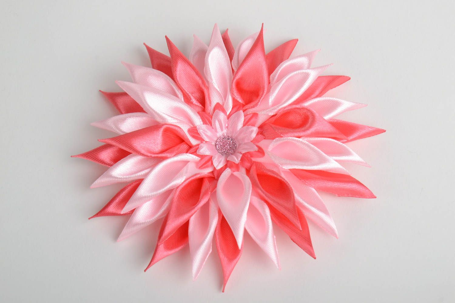 Handmade satin ribbon kanzashi flower in pink color for accessories making photo 4
