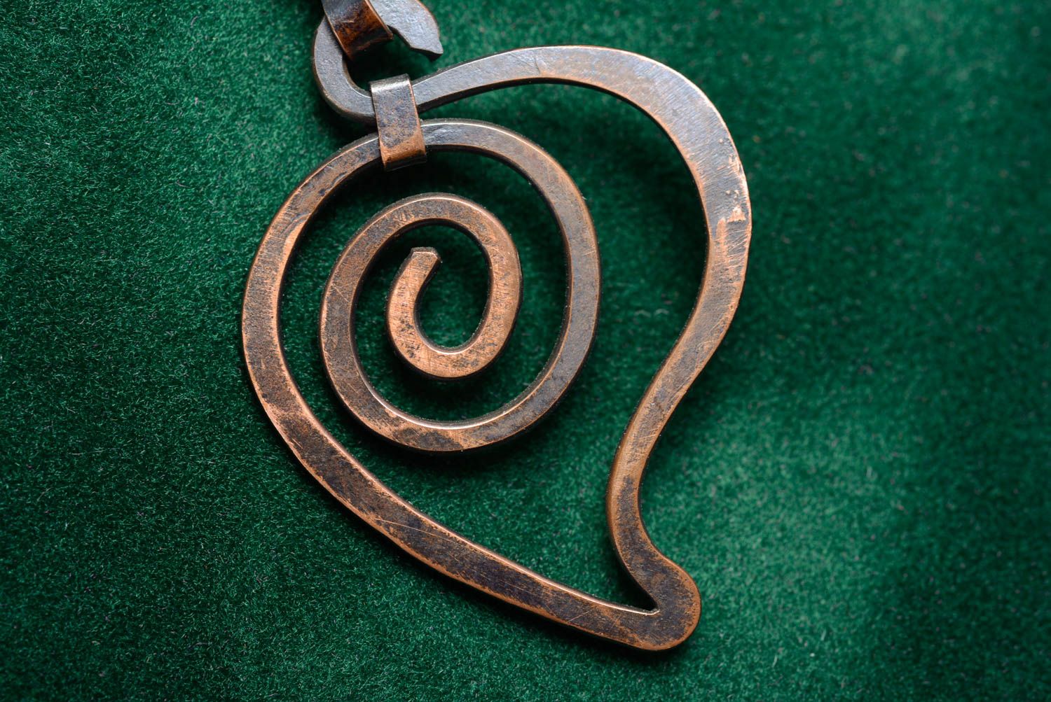 Handmade copper small heart-shaped pendant beautiful twisted designer accessory photo 1