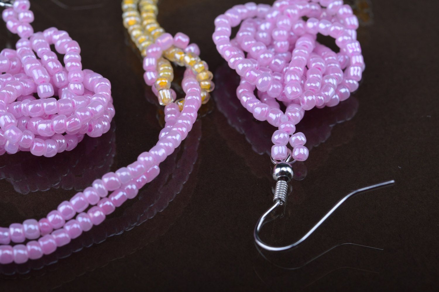 Handmade beaded jewelry set dangle earrings and wrist bracelet of pink color photo 4