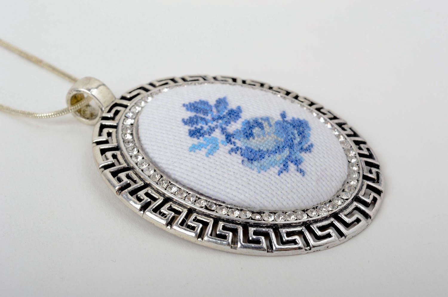 Handmade beautiful jewelry unusual metal pendant cute embroidered pendant photo 3