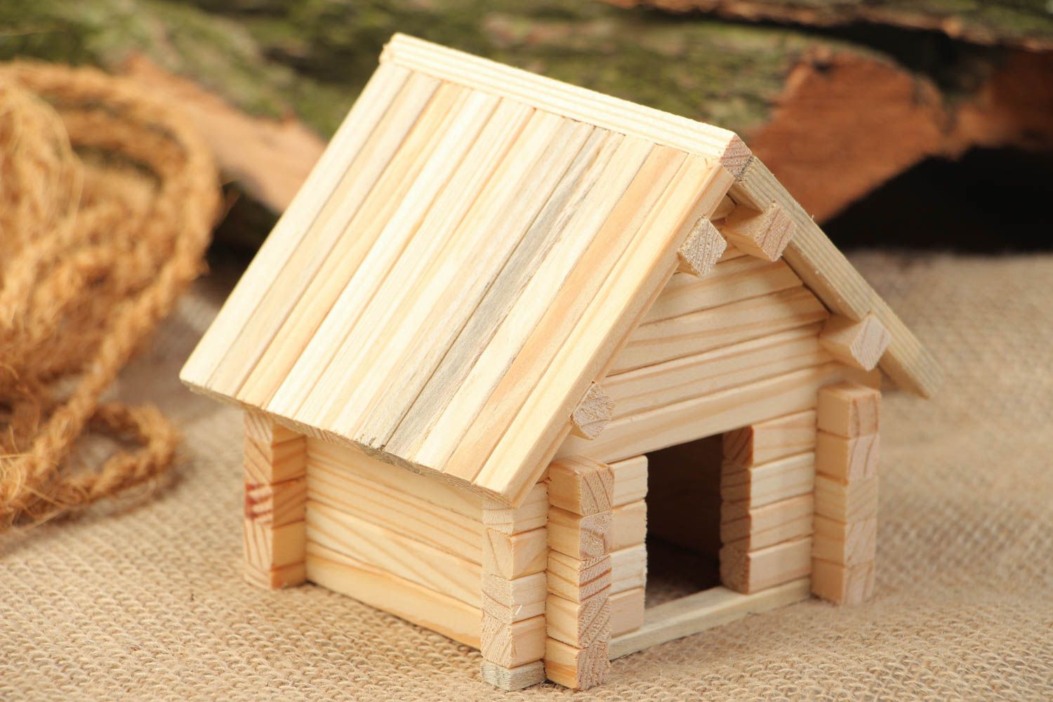 Деревянный конструктор будка на 53 детали ручной работы развивающая игрушка фото 1