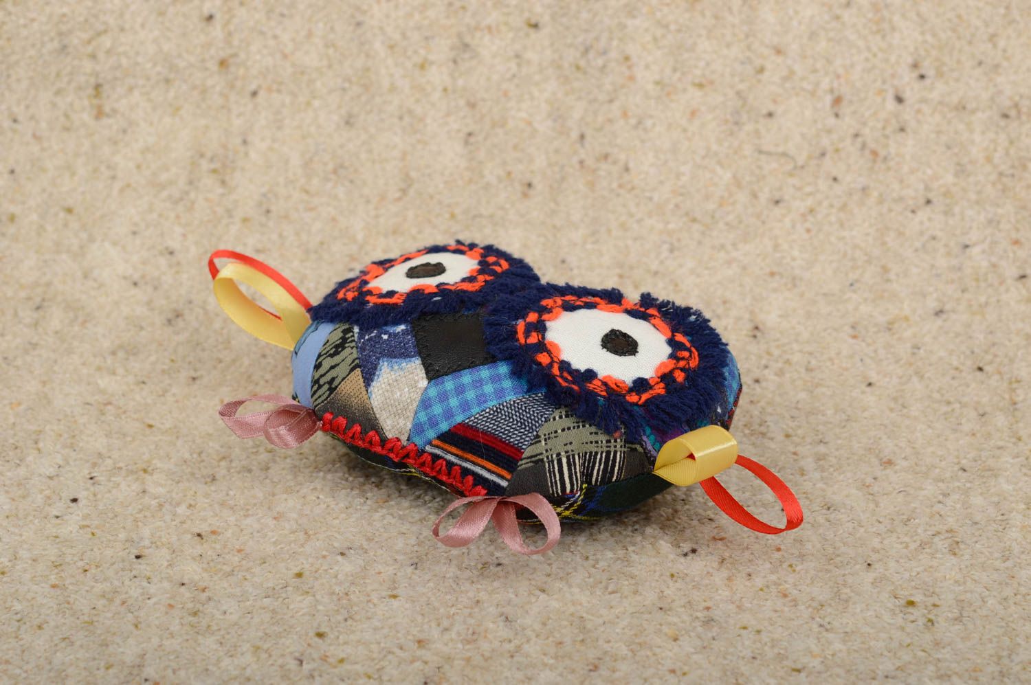 Almohada original hecho a mano elemento decorativo Búho juguete decorativo foto 4