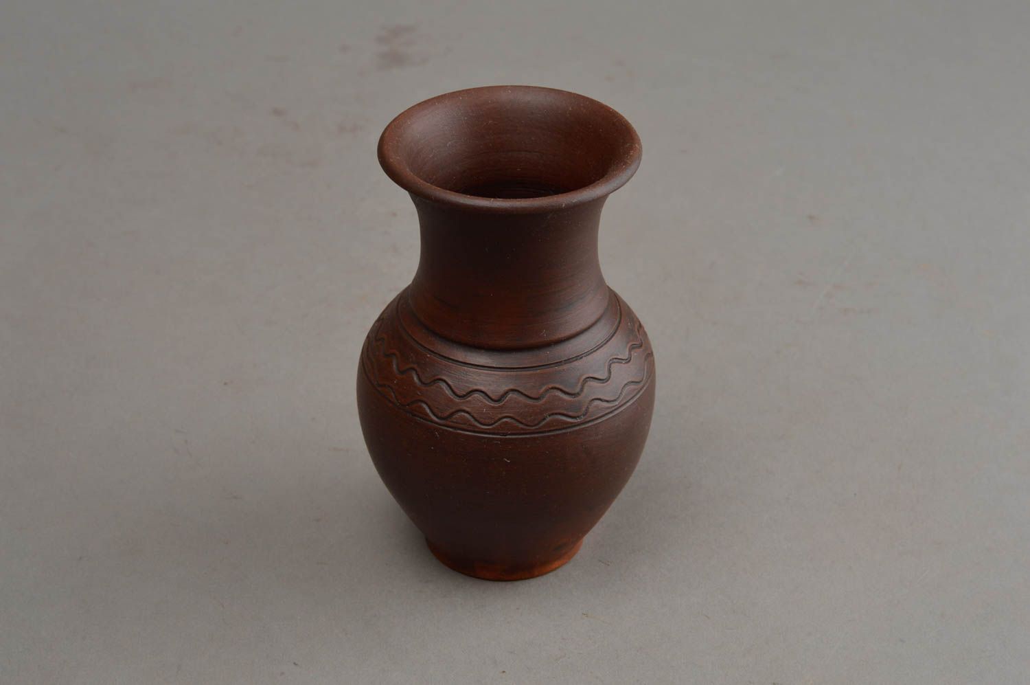 Стильная керамическая ваза хенд мейд из глины с узором для декора интерьера  фото 8