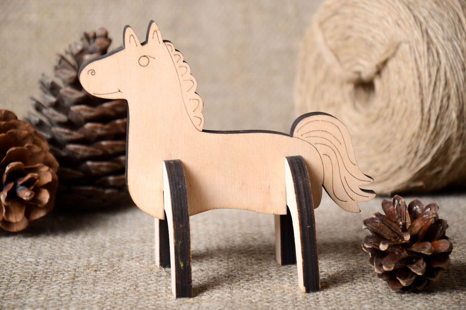 Figur zum Bemalen Pferd handmade Holz Rohling Miniatur Figur für Handarbeit foto 1