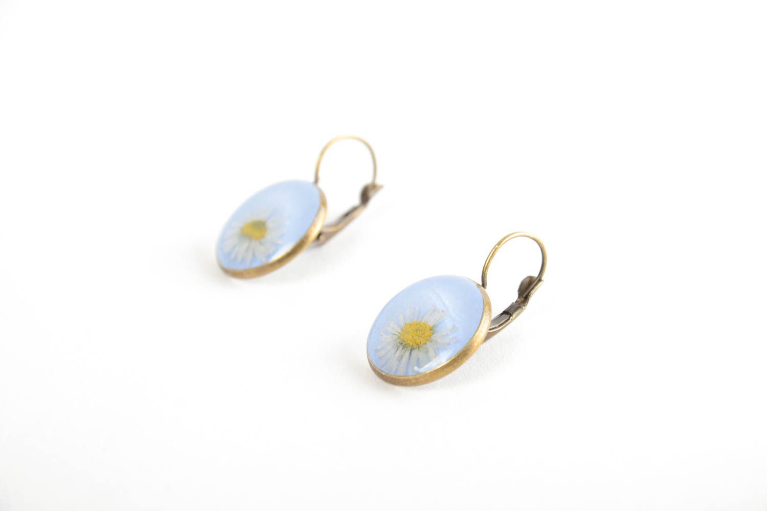 Nice white handmade earrings with real flowers and epoxy coating Camomiles photo 5