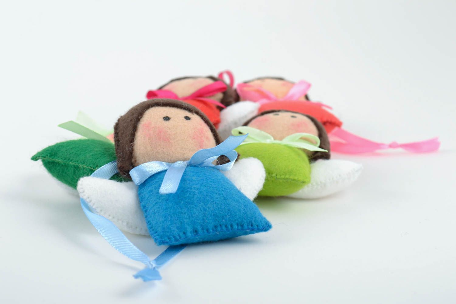 Мягкие игрушки ручной работы ангелочки набор из 5 штук из фетра разноцветные фото 4