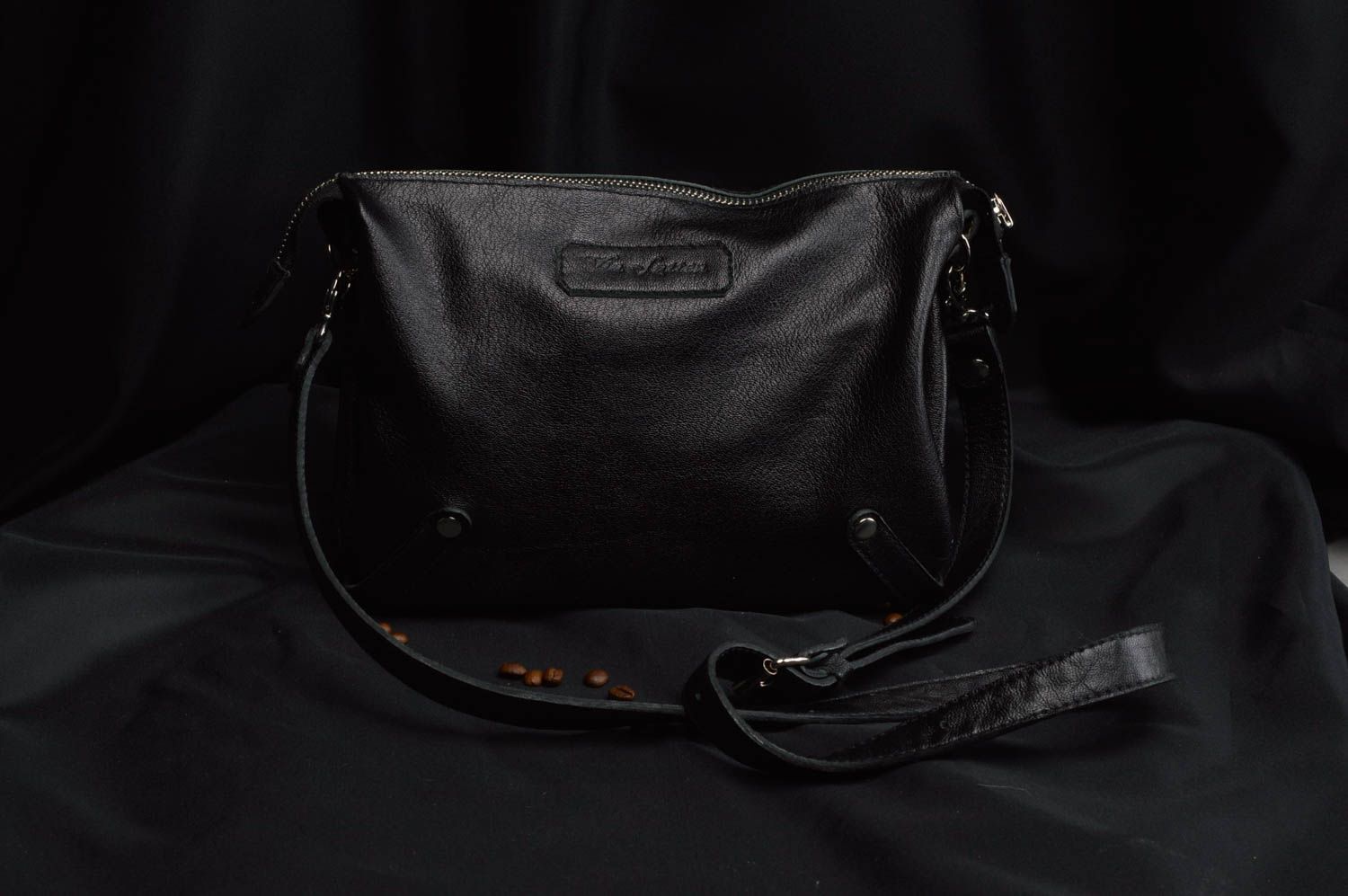 Petit sac à bandoulière en cuir noir 3 compartiments fait main pour femme photo 1