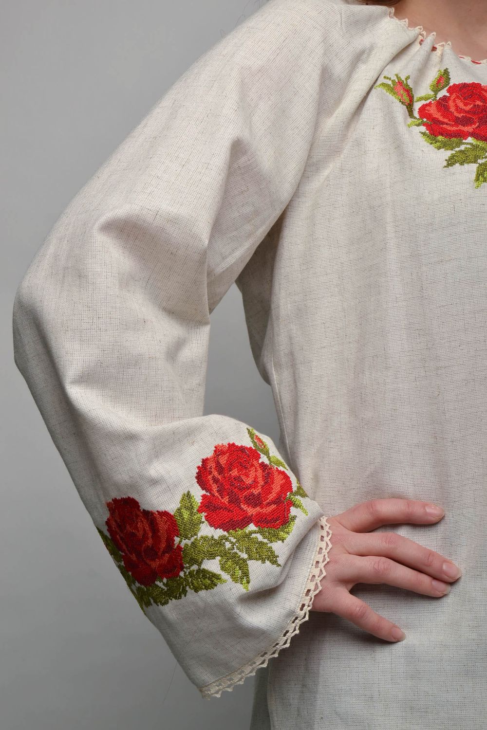 Camisa bordada en punto de cruz hecha de lino étnica  foto 2