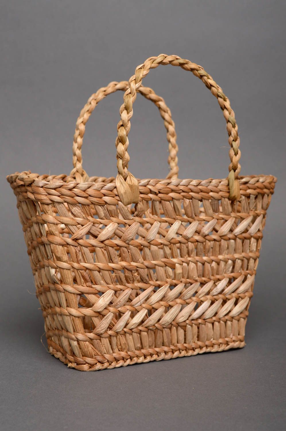 Handmade reedmace basket purse photo 1
