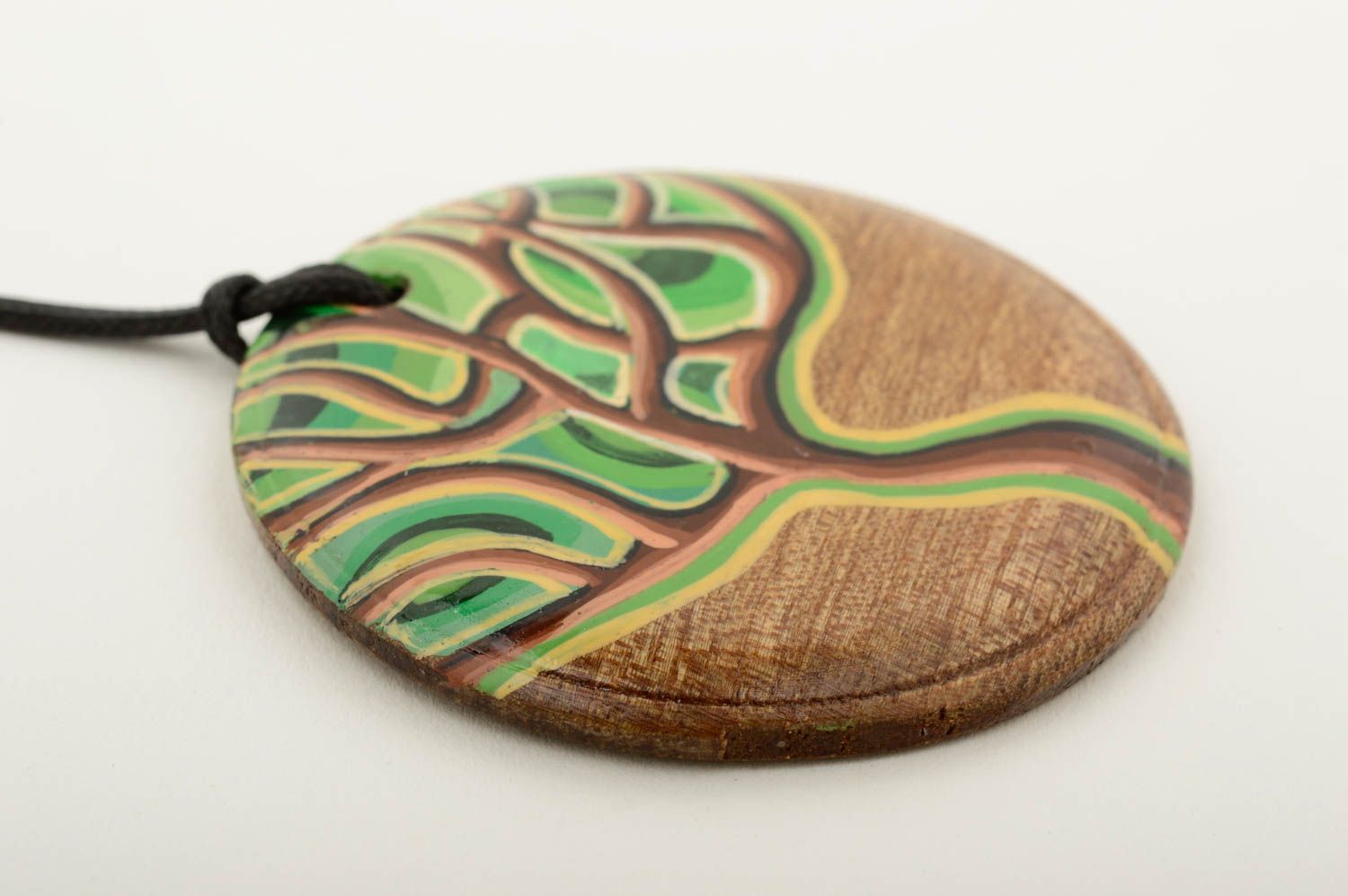 Кулон ручной работы украшение на шею с росписью аксессуар из дерева на шнуре фото 4