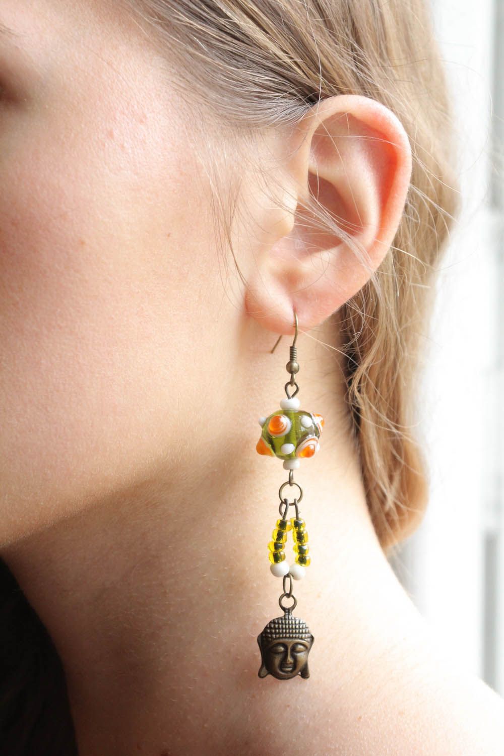Boucles d'oreilles en perles de rocaille Petit Bouddha photo 2