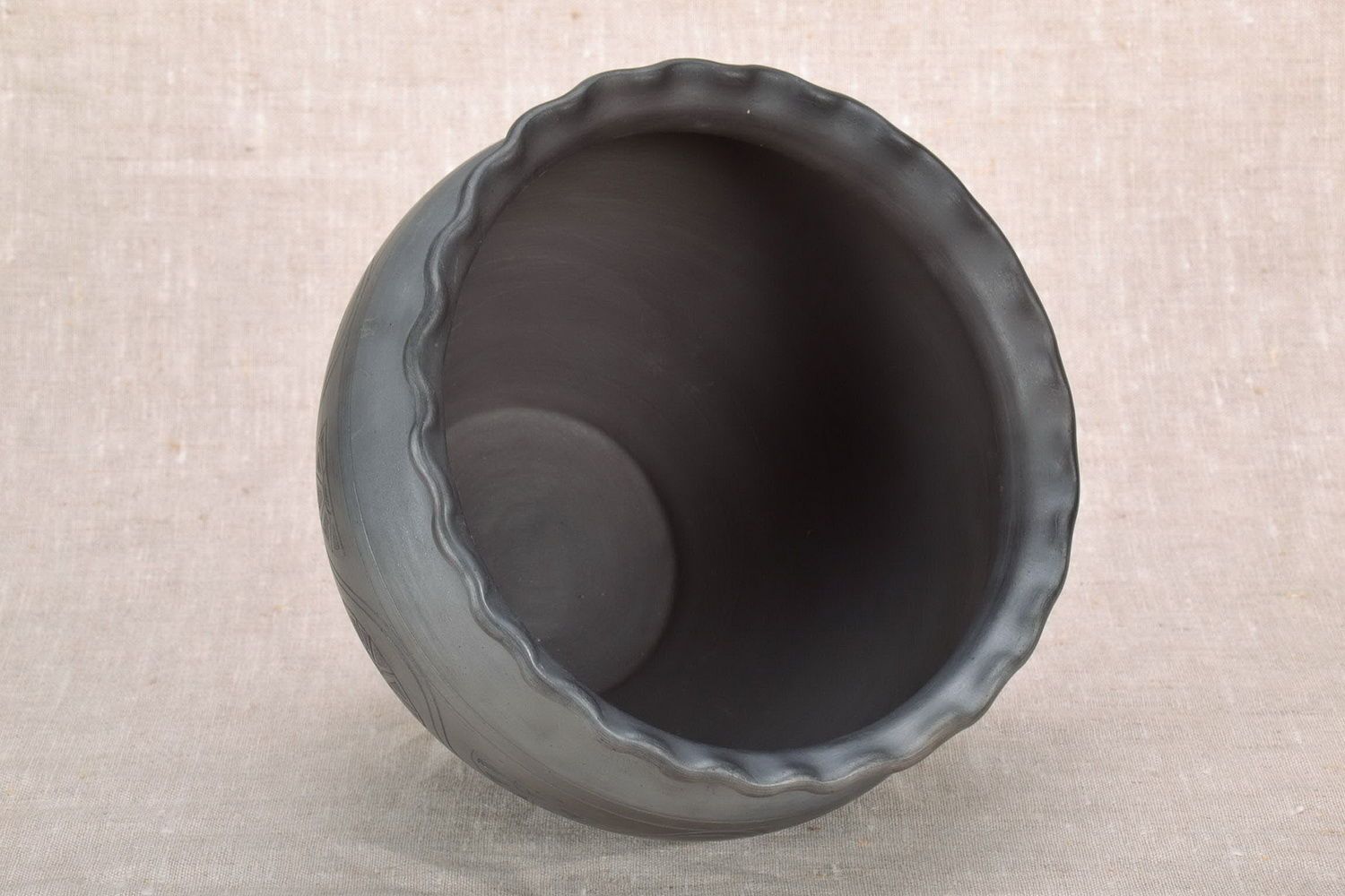 Handgemachter Topf aus Keramik foto 3