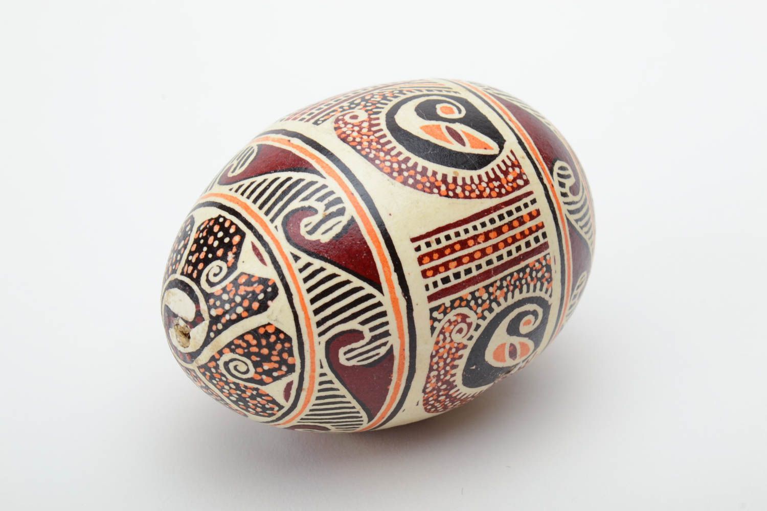 Huevo de Pascua decorativo artesanal pintado a mano con ornamento original foto 2