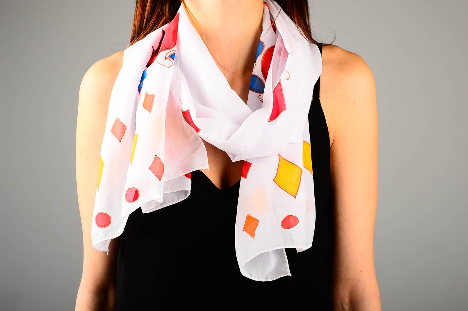 Шарф ручной работы женский шарф расписной батик шифоновый шарф с ромбиками фото 1