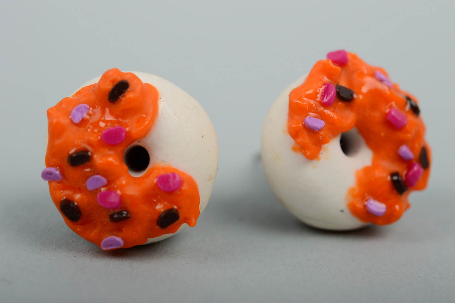 Украшение ручной работы серьги из полимерной глины модные серьги в виде пончиков фото 1