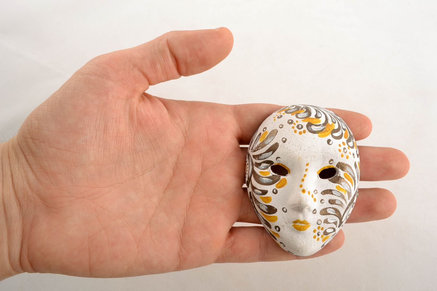 Handmade fridge magnet in the shape of carnival mask photo 1