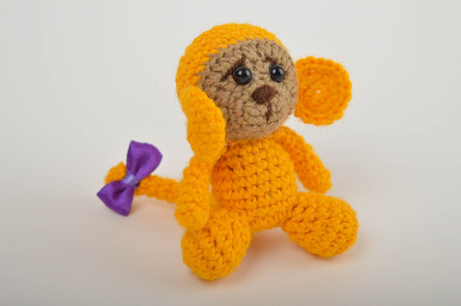 Jouet singe jaune Peluche faite main tricotée petite Cadeau pour enfant photo 2