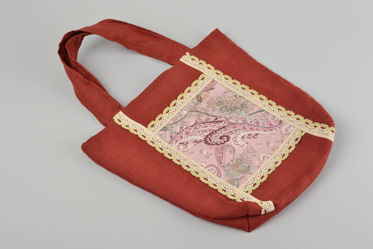 Handmade women's linen fabric red bag with lace and ornamented insert Provence photo 2