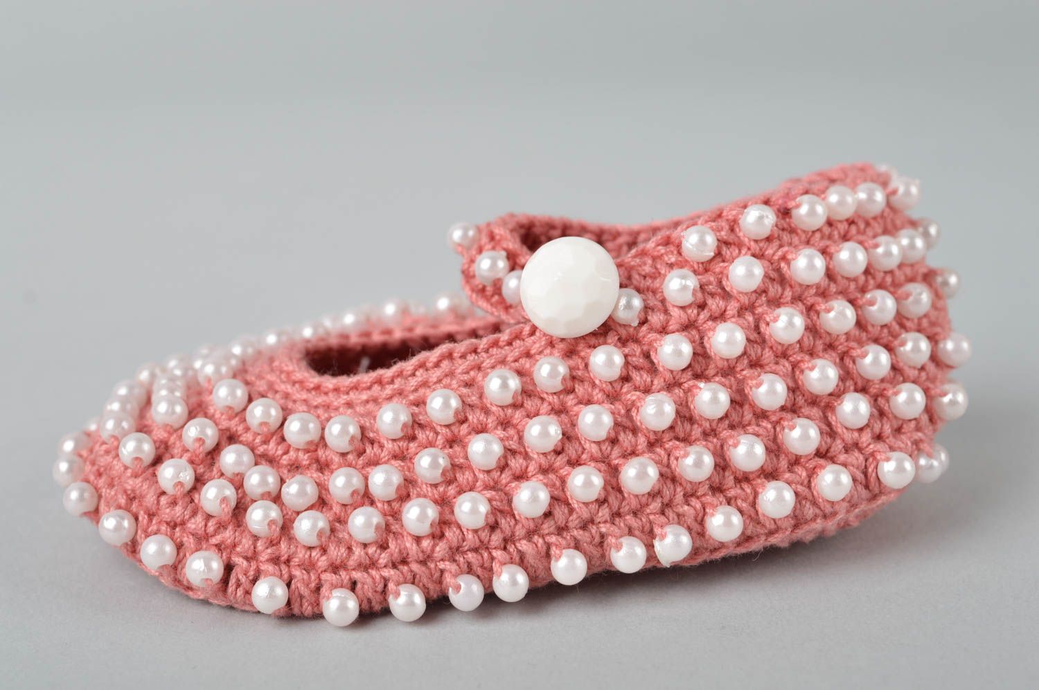 Chaussons bébé fait main Pantoufle tricot Accessoire bébé rose coton perles photo 3