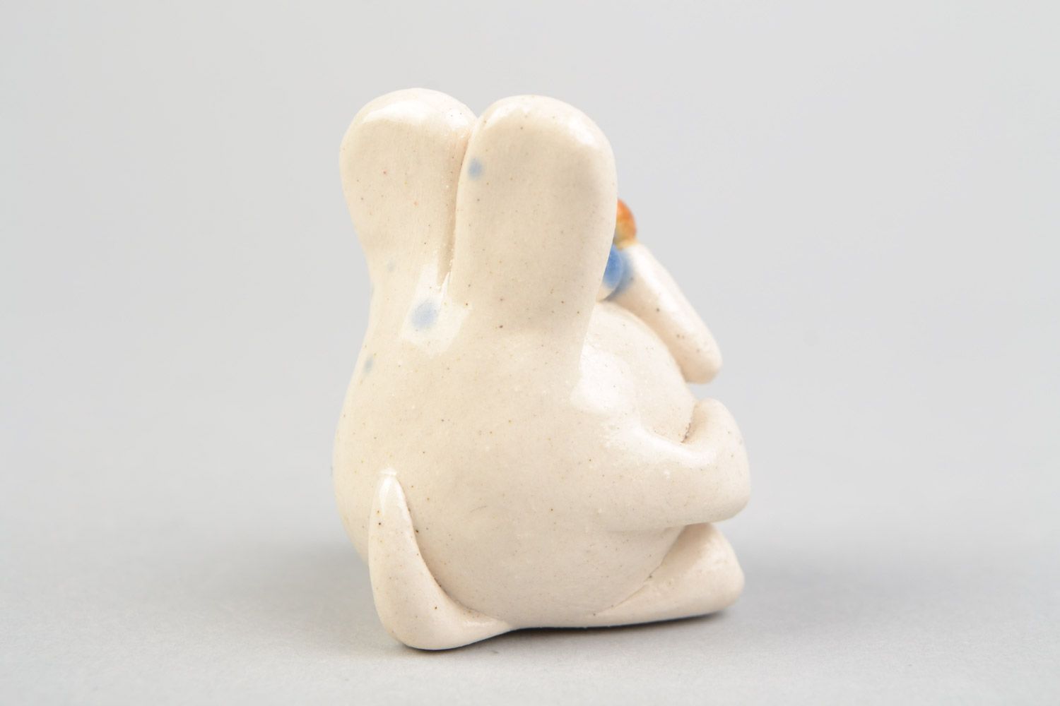 Авторская расписанная глазурью глиняная фигурка кролика малыша ручной работы фото 5