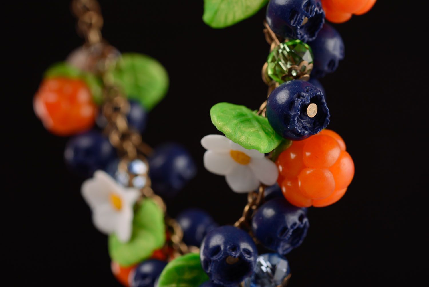 Plastic bracelet with flowers and berries photo 3