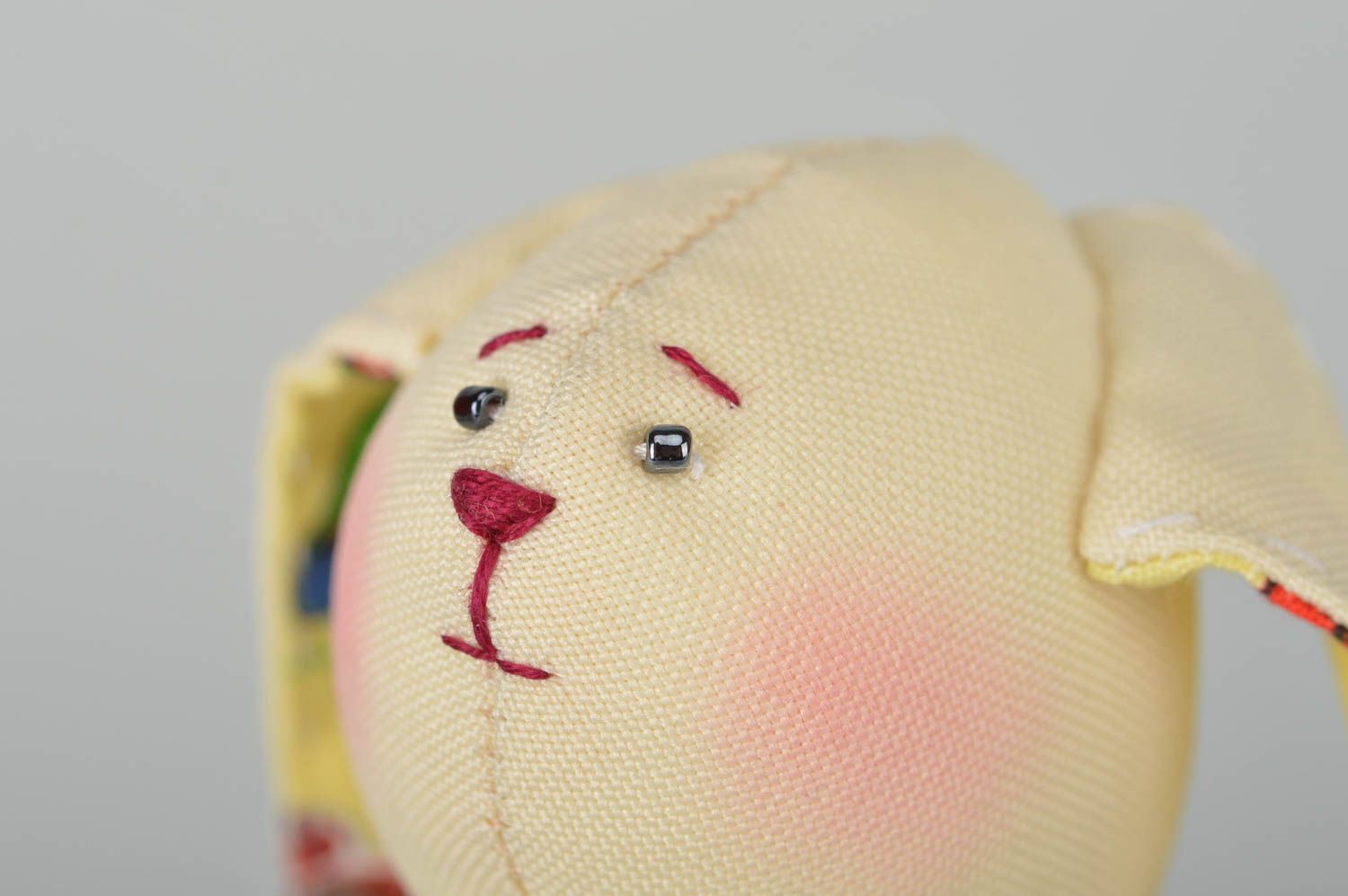 Kuscheltier Hase handgemacht Geschenk für Kinder Künstler Haus Deko aus Stoff foto 4