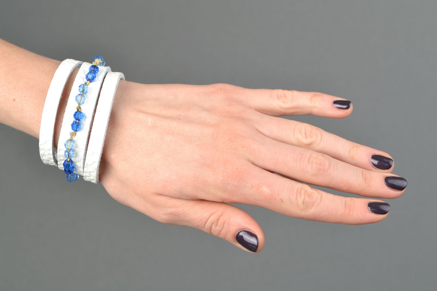 White genuine leather bracelet with beads photo 2