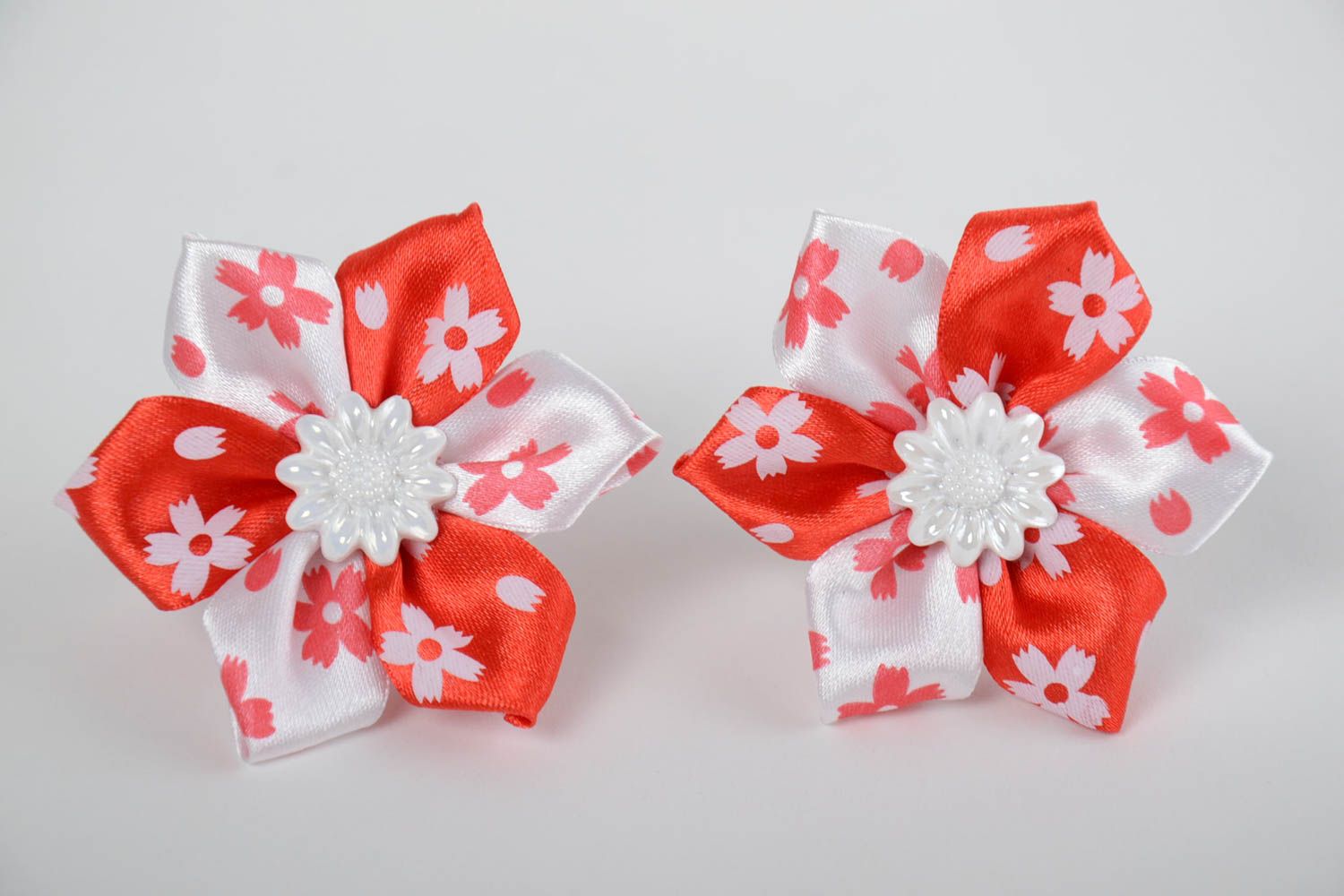 White and red homemade children's kanzashi satin ribbon flower hair ties 2 items photo 4