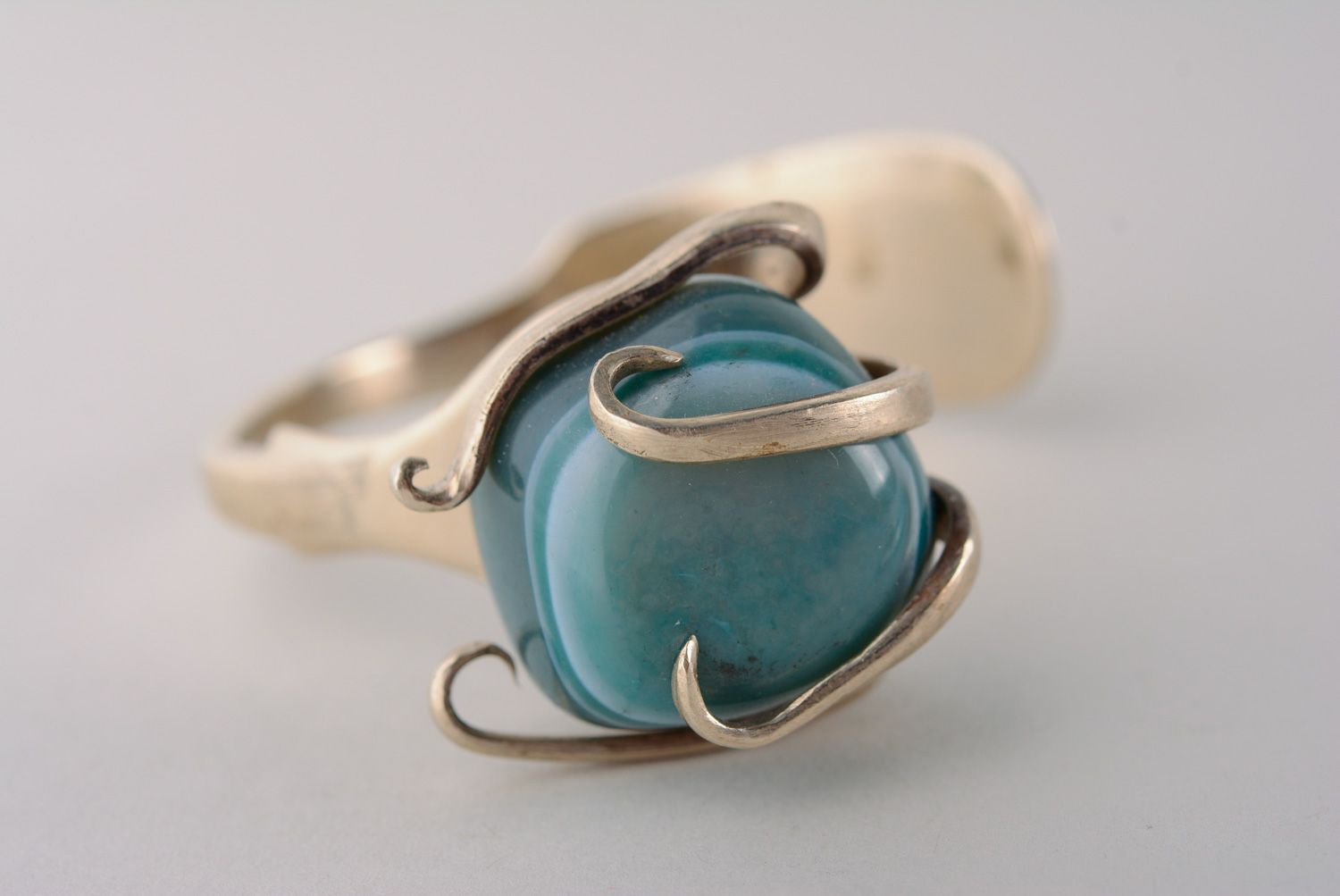 Bracelet en métal et pierre naturelle bleue fait main original pour femme  photo 2