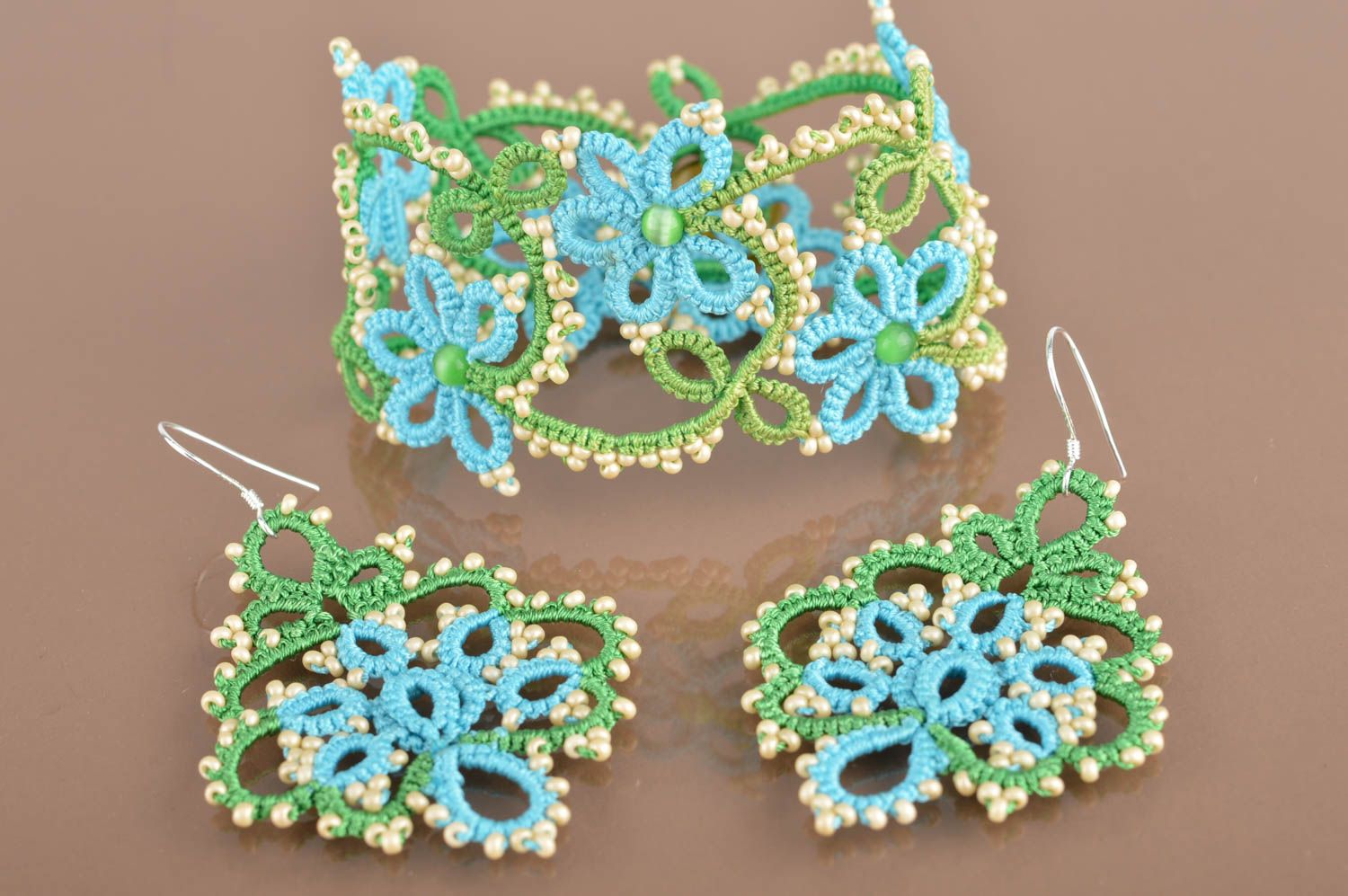 Handmade tatted jewelry set 2 items blue and green earrings and wrist bracelet photo 4