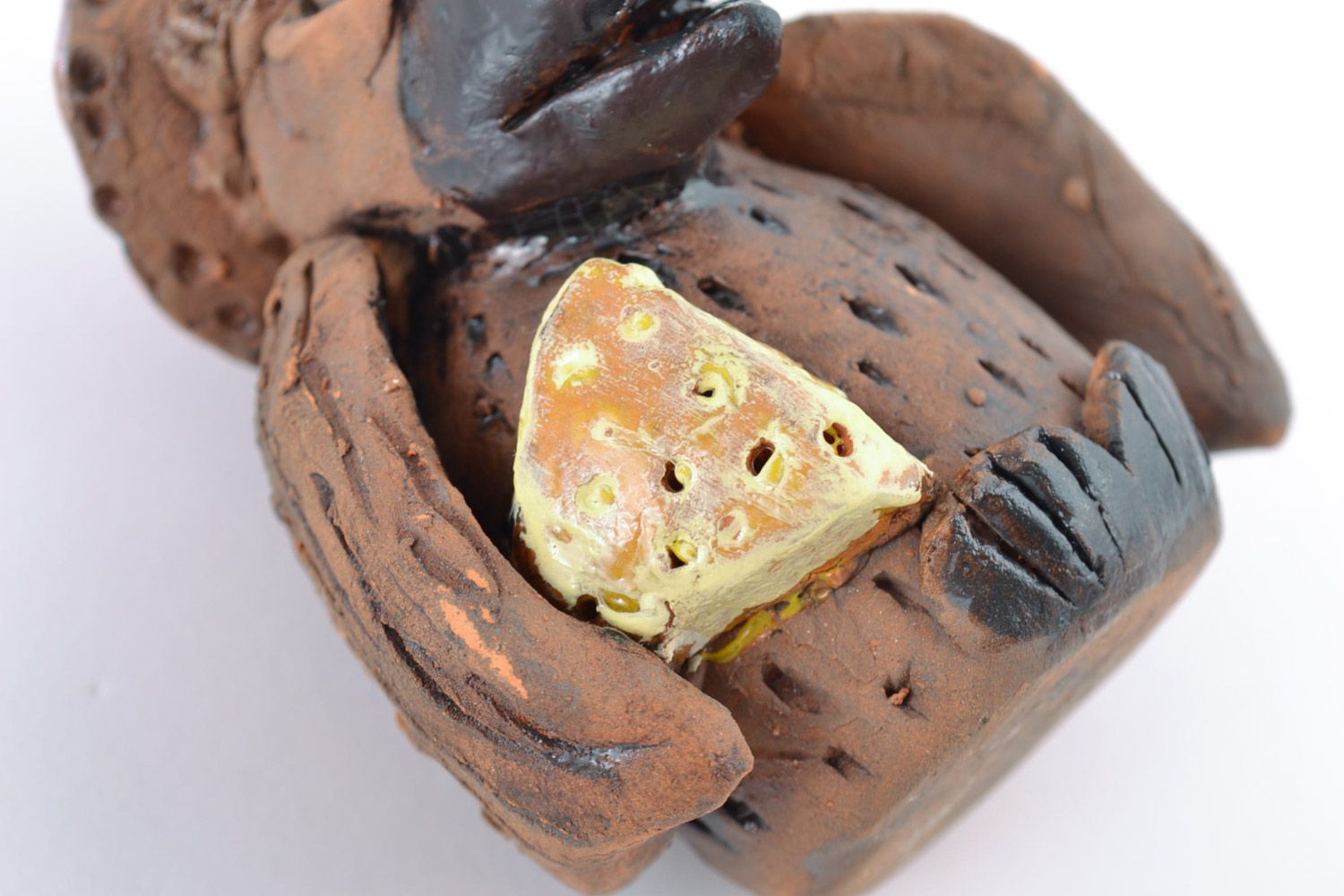 Figura artesanal de cerámica corneja modelada a mano decorativa pequeña foto 5