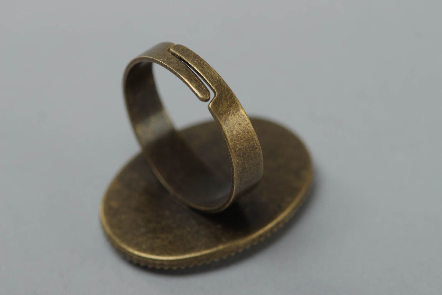 Ovaler Ring aus Glasur mit herausnehmbarer Furnitur handgemacht schöner Schmuck  foto 4