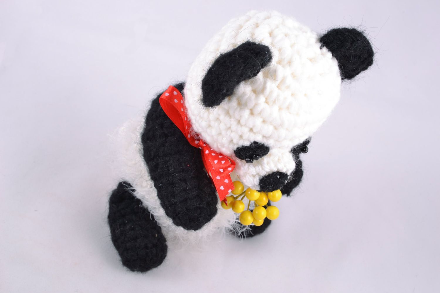 Panda carina a maglia fatta a mano pupazzo morbido da bambini a uncinetto foto 4
