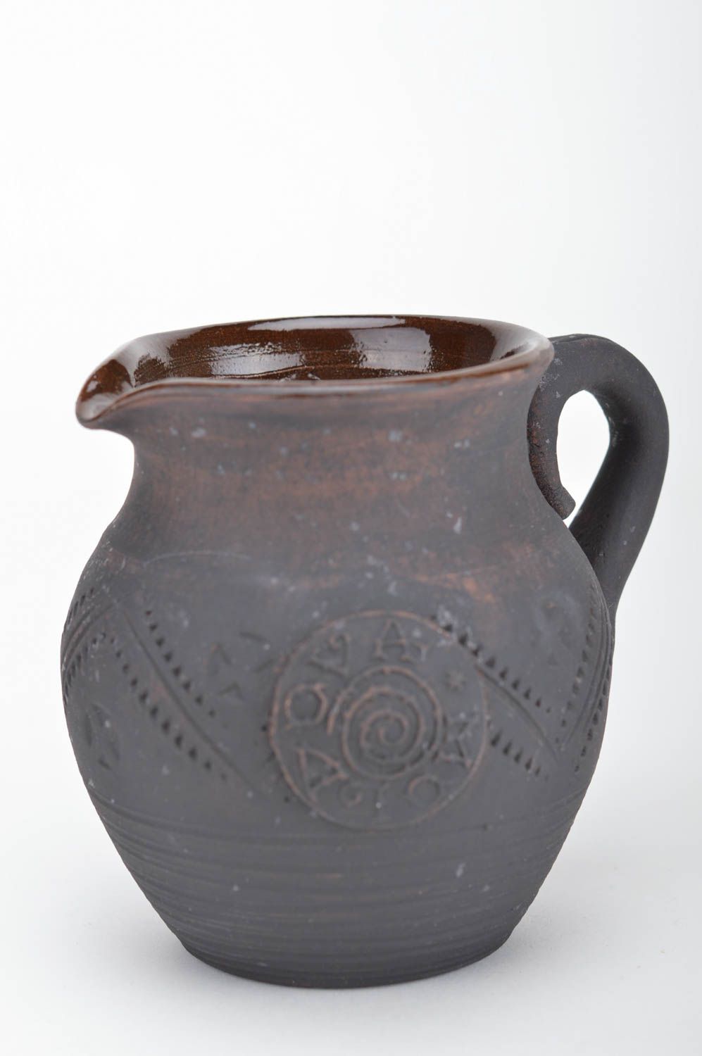 Cruche céramique noire originale petite avec anse vaisselle en argile faite main photo 2